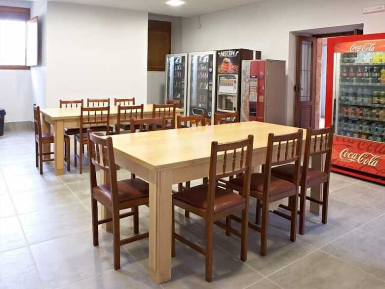 Hostal Albergue Monasterio De La Magdalena - Hostel