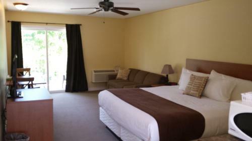 Escarpment Heights Motel