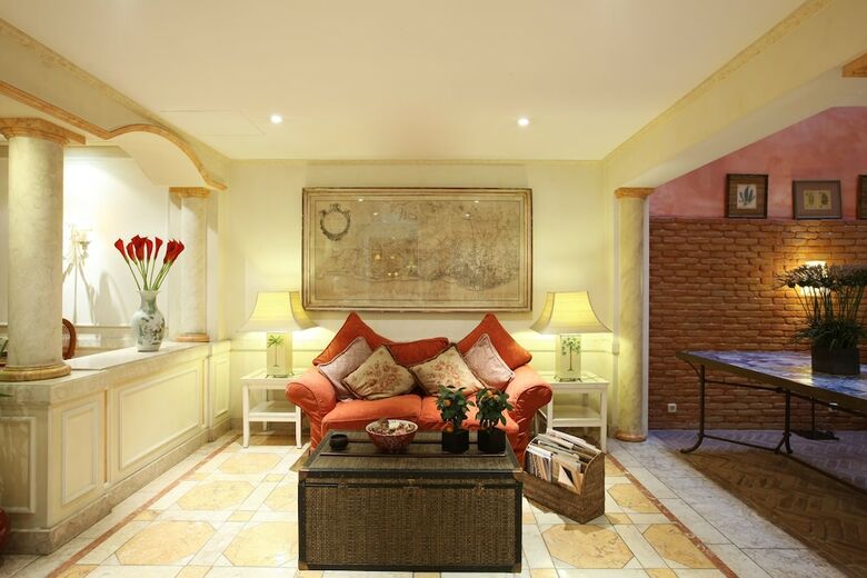 Hotel As Janelas Verdes