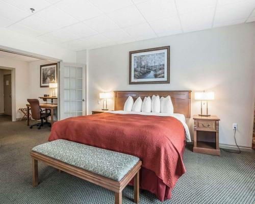 Hotel H�tel Quality Suites Drummondville
