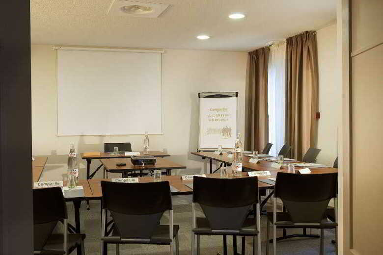 Hotel Campanile Valenciennes - Petite-for�t