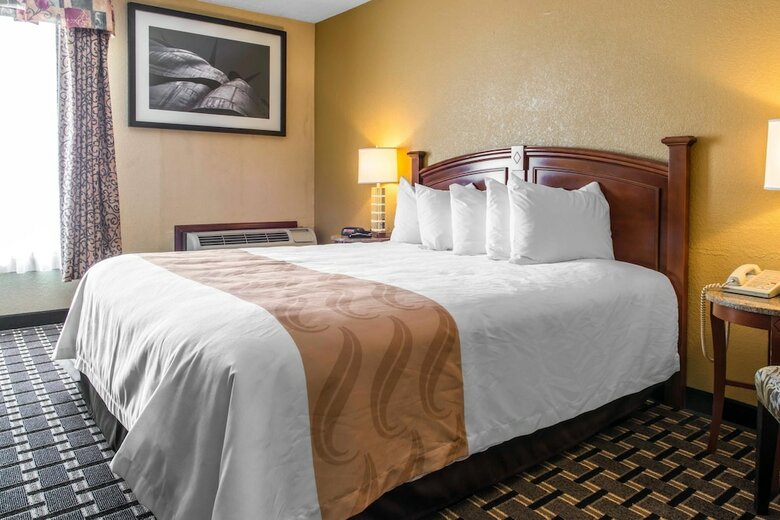 Clarion Hotel New Kensington