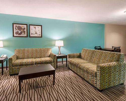 Hotel Quality Suites Sulphur