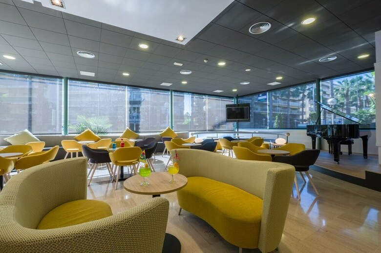 Hotel California Palace