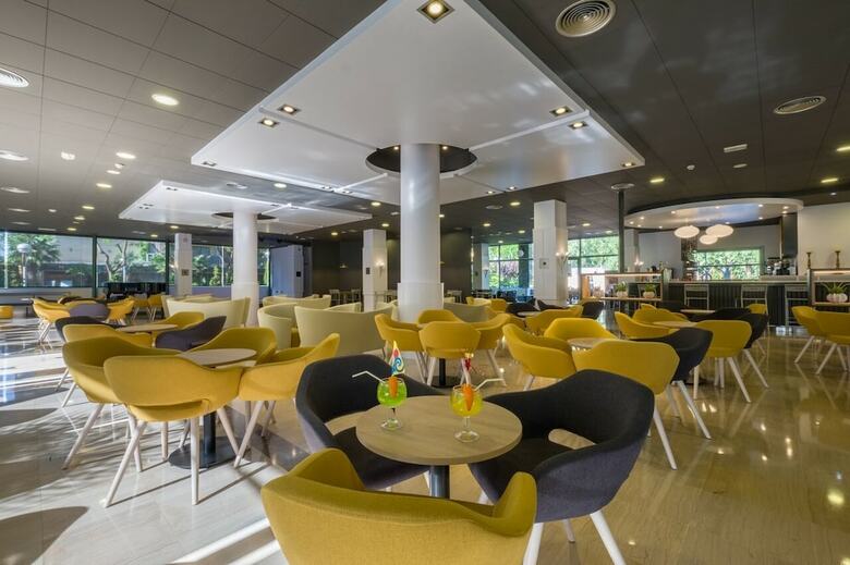 Hotel California Palace