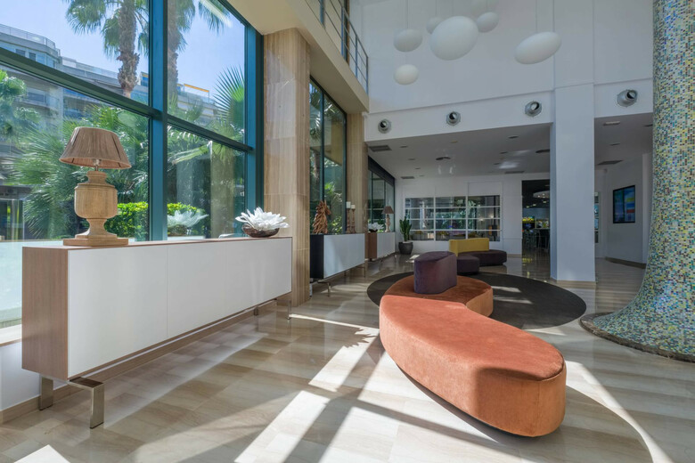 Hotel California Palace