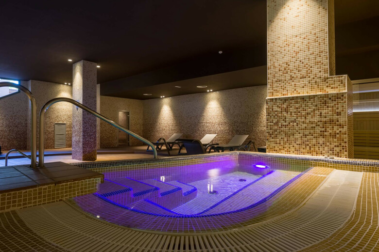 Hotel California Palace