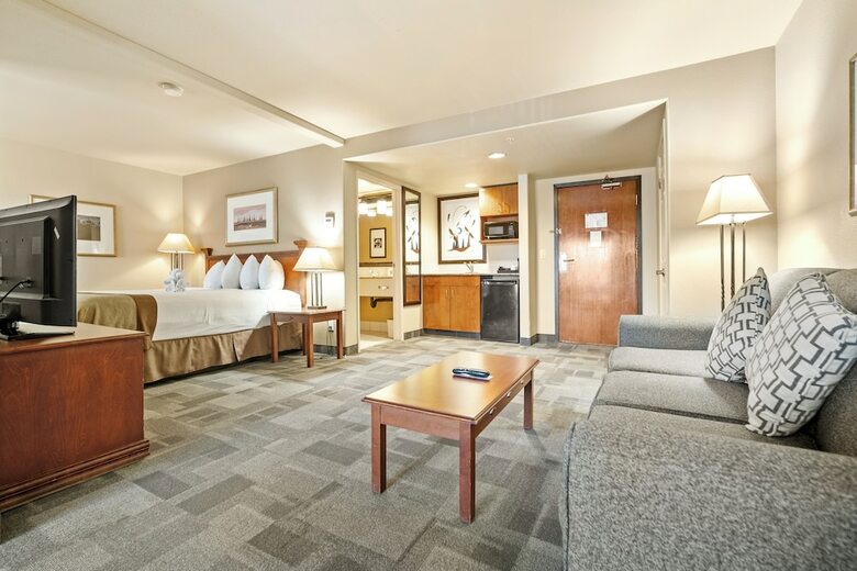 Hotel Wingate By Wyndham - Edmonton West