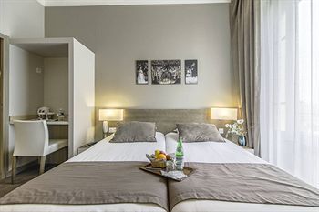 Hotel Kyriad Orange Centre