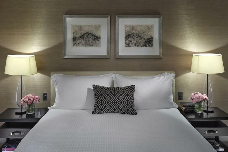 Hotel Crown Towers