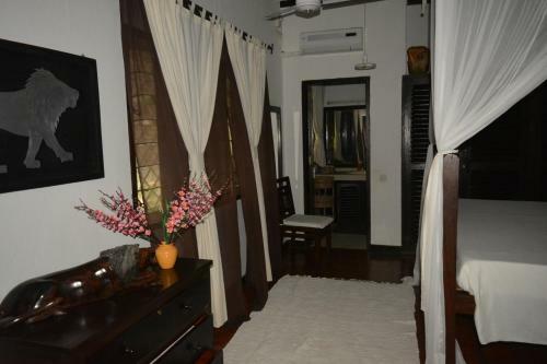 Bed & Breakfast Luna House Moyo Wa Dunia Ltd