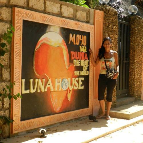 Bed & Breakfast Luna House Moyo Wa Dunia Ltd