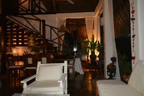 Bed & Breakfast Luna House Moyo Wa Dunia Ltd