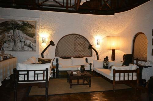 Bed & Breakfast Luna House Moyo Wa Dunia Ltd