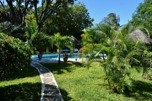 Bed & Breakfast Luna House Moyo Wa Dunia Ltd