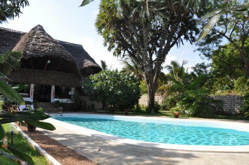 Bed & Breakfast Luna House Moyo Wa Dunia Ltd