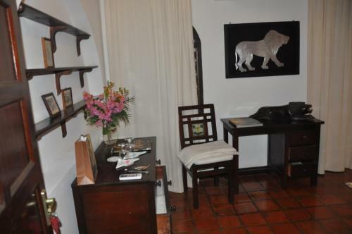 Bed & Breakfast Luna House Moyo Wa Dunia Ltd