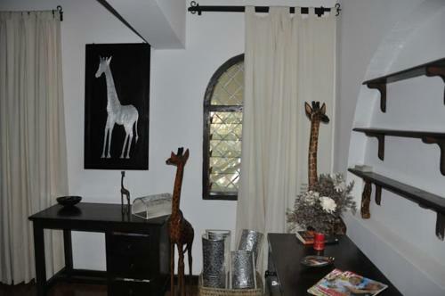 Bed & Breakfast Luna House Moyo Wa Dunia Ltd