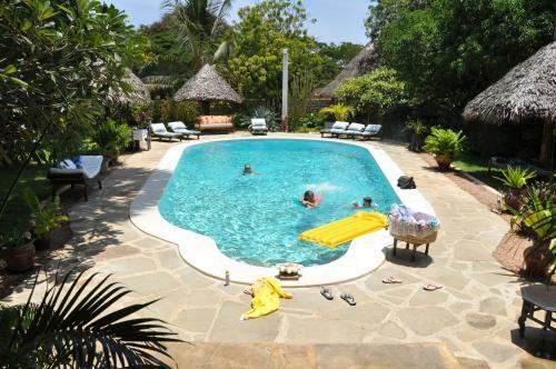 Bed & Breakfast Luna House Moyo Wa Dunia Ltd