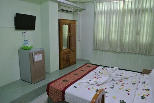 Daw Htay Hotel
