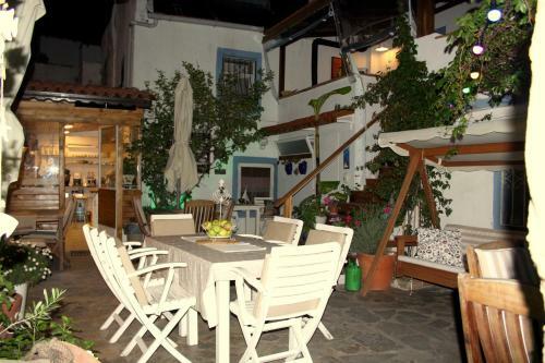 Hostal Imerek Tas Ev Hotel