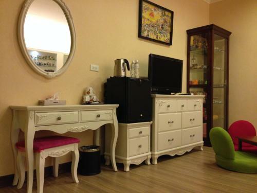 Doll House Lodge