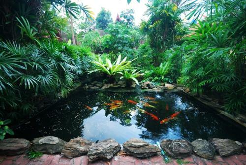 Hotel Sugar Hut Resort & Restaurant