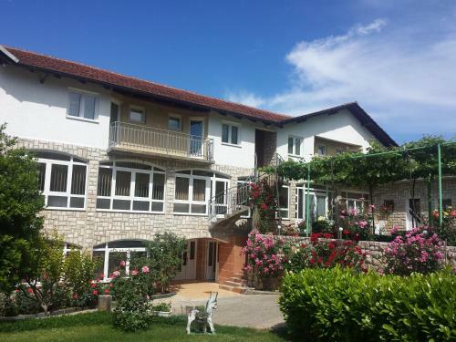 Hostal Pansion Pero Elez