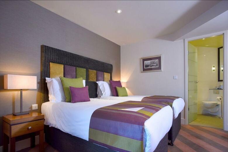 Ten Hill Place Hotel