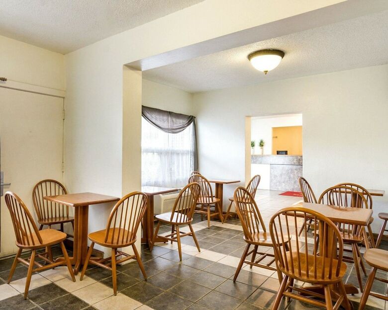 Hotel Econo Lodge Topeka