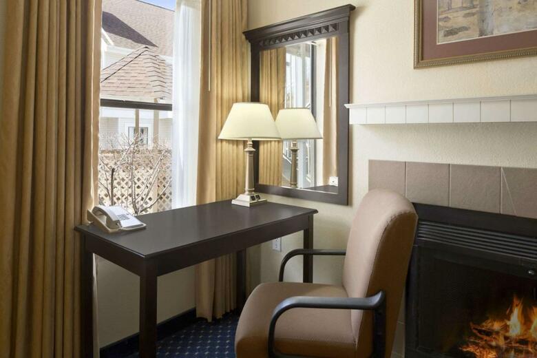 Hotel Hawthorn Suites - Fort Wayne