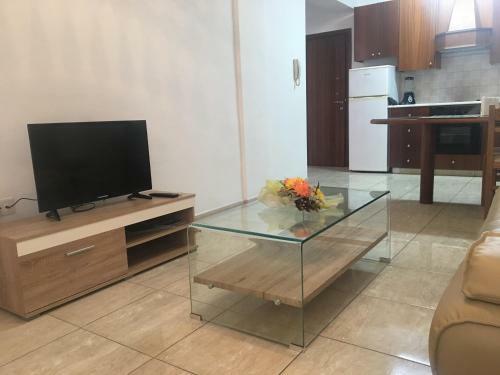 Marina Apartments 211