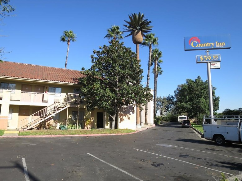 Hotel Country Inn Ontario
