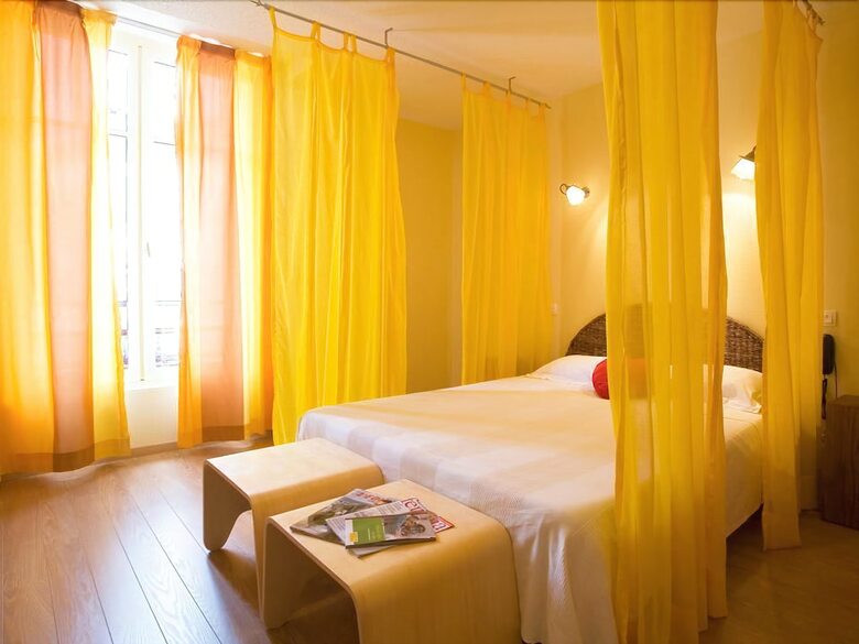 Hotel Au Coeur De Meaulne