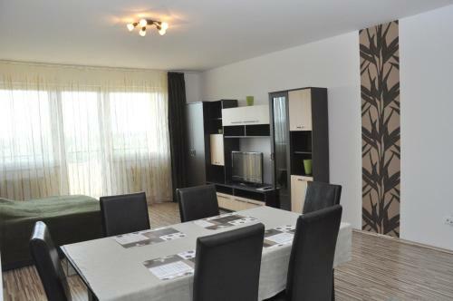 Tisza Palota Apartmanok