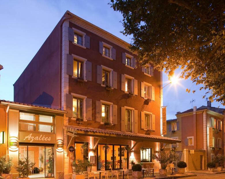 Hotel Azal�es