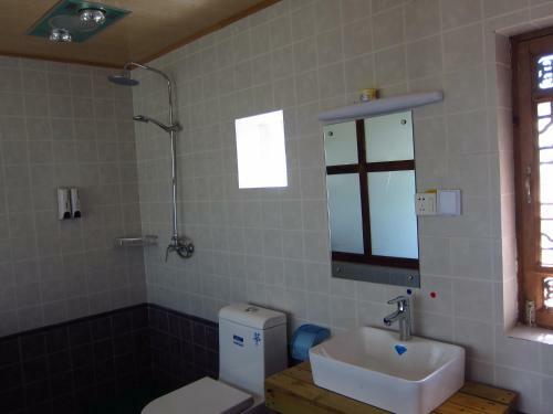 Lijiang Baisha There International Youth Hostel