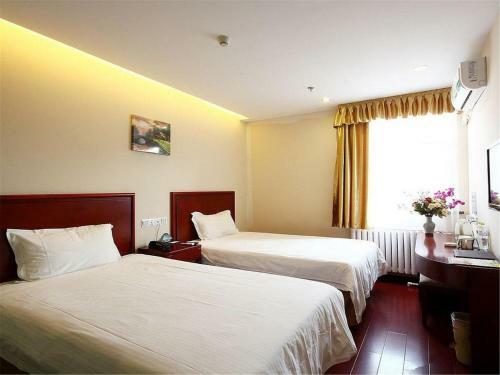 Greentree Inn Shanghai Caoan Road Textile Express Hotel