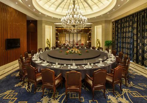 Royal Oriental Garden Hotel