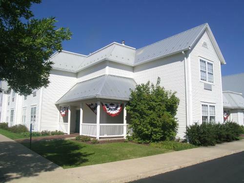 Hotel Amish Inn