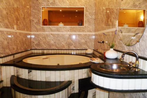 Hotel Dinys Motel (adults Only)