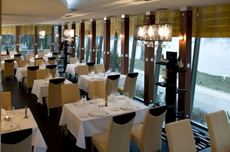 Holiday Beach Budapest Wellness Hotel With Sauna Park