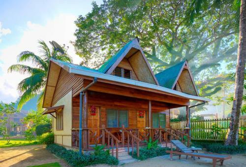 Hotel Lally And Abet Beach Cottages