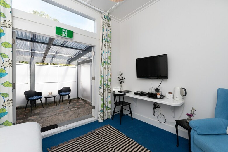 The Old Oak Boutique Hotel