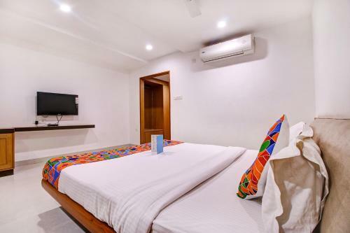 Hotel Sybaritic Suites Gachibowli