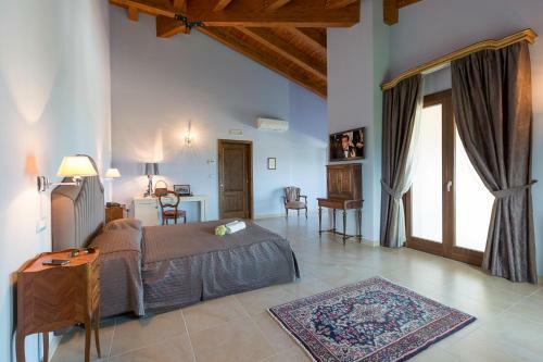 Hostal Casale Santa Maria Country House