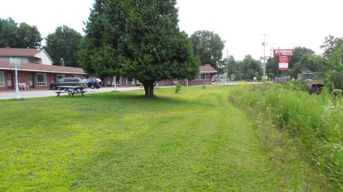 Franklin Motel, Tent & Trailer Park