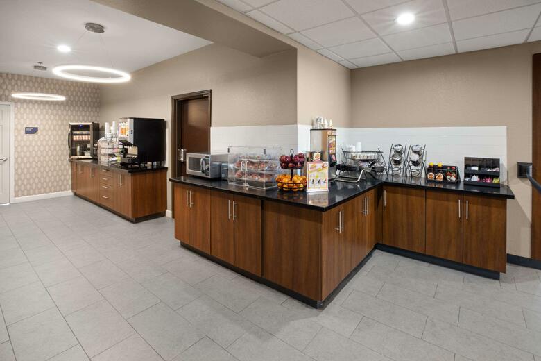 Hotel Microtel Inn & Suites By Wyndham Buda