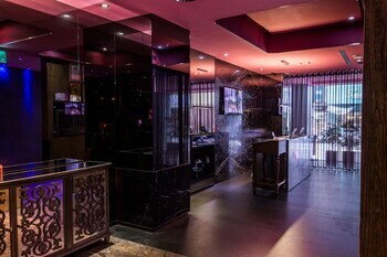 E-house Hotel