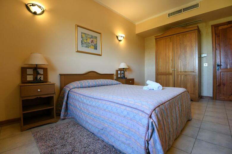 Hotel Cornucopia